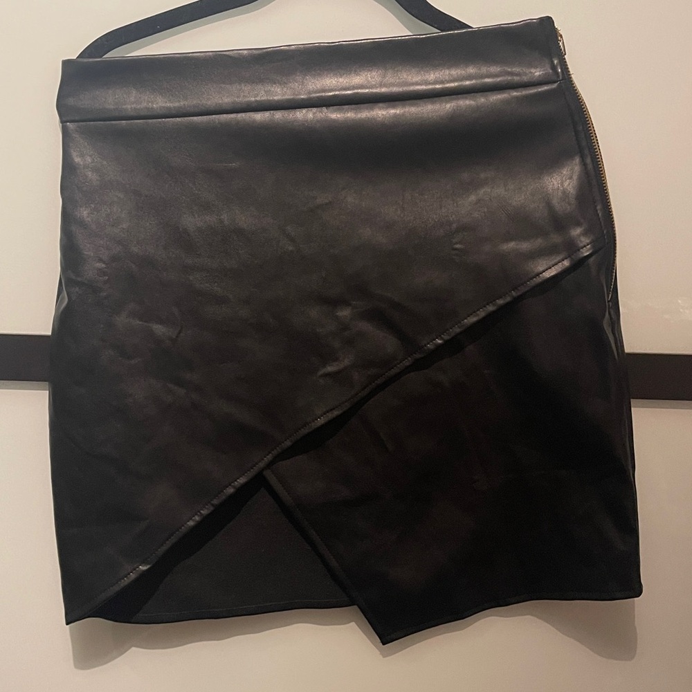 Choies Black Faux Leather Skirt